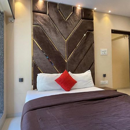 Osi Apartments Bandra West Βομβάη Εξωτερικό φωτογραφία