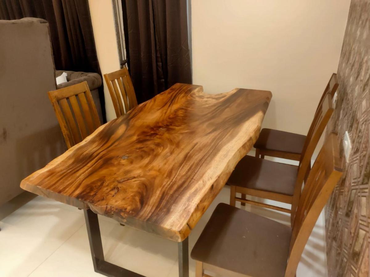 Osi Apartments Bandra West Βομβάη Εξωτερικό φωτογραφία